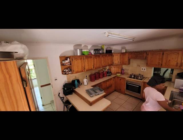4 BEDROOM HOUSE RENTED IN HAYFIELDS